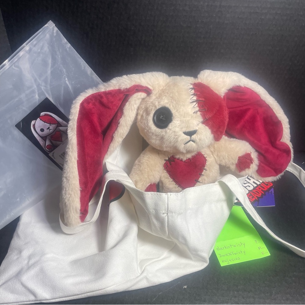 LAST DAY! BNIB GENUINE PLUSHIE DREADFUL LOVE RABBIT AND MATCHING TOTE - Picture 7 of 16